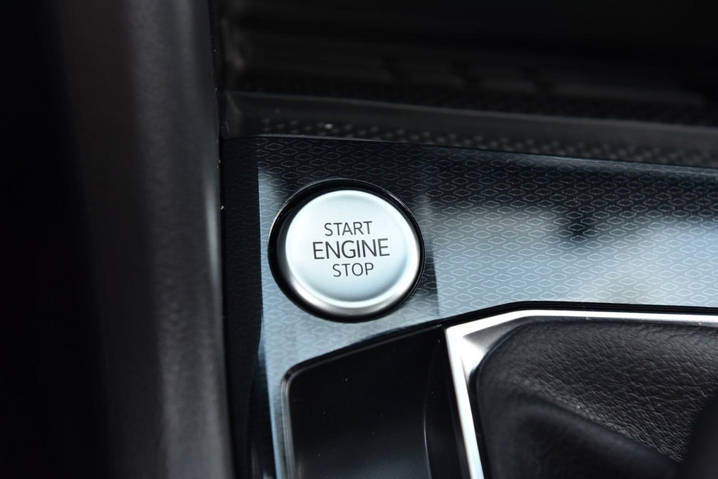 Volkswagen Taos Vehicle Full-screen Gallery Image 16