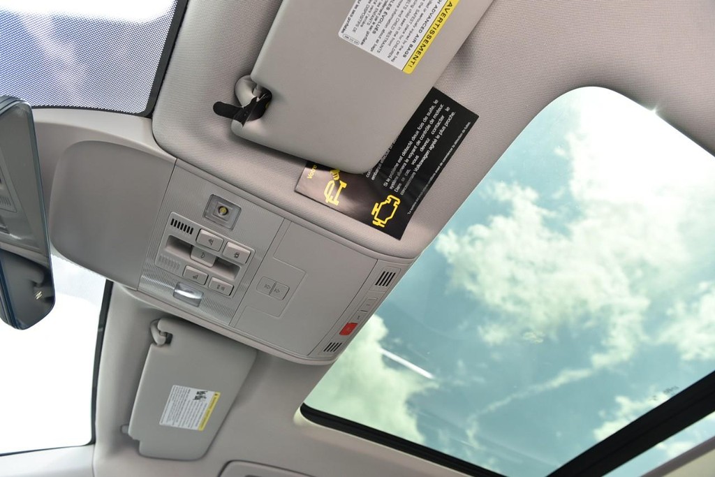 Volkswagen Taos Vehicle Full-screen Gallery Image 22