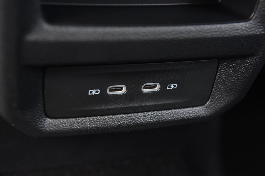Volkswagen Taos Vehicle Full-screen Gallery Image 25