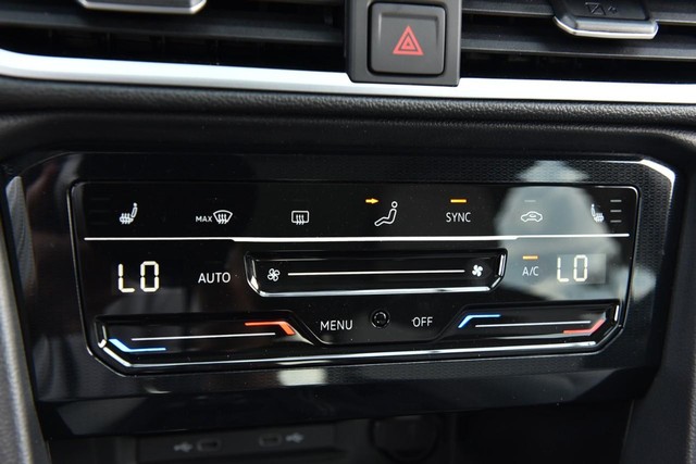 Volkswagen Taos Vehicle Image 14