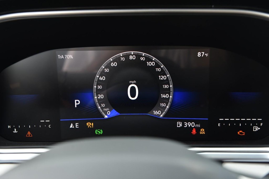 Volkswagen Taos Vehicle Full-screen Gallery Image 11