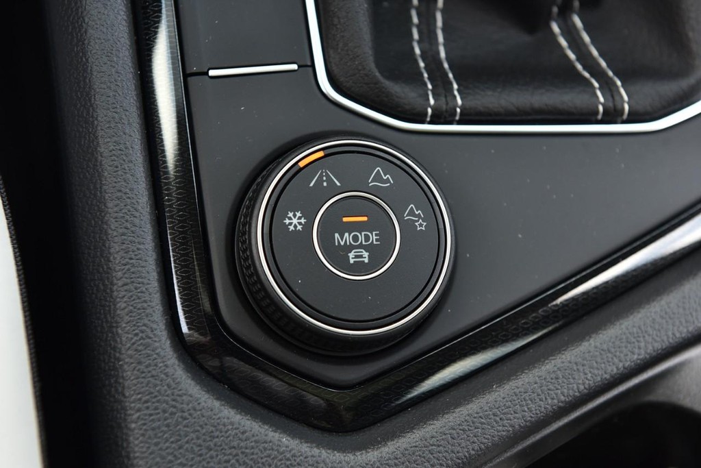 Volkswagen Taos Vehicle Full-screen Gallery Image 17