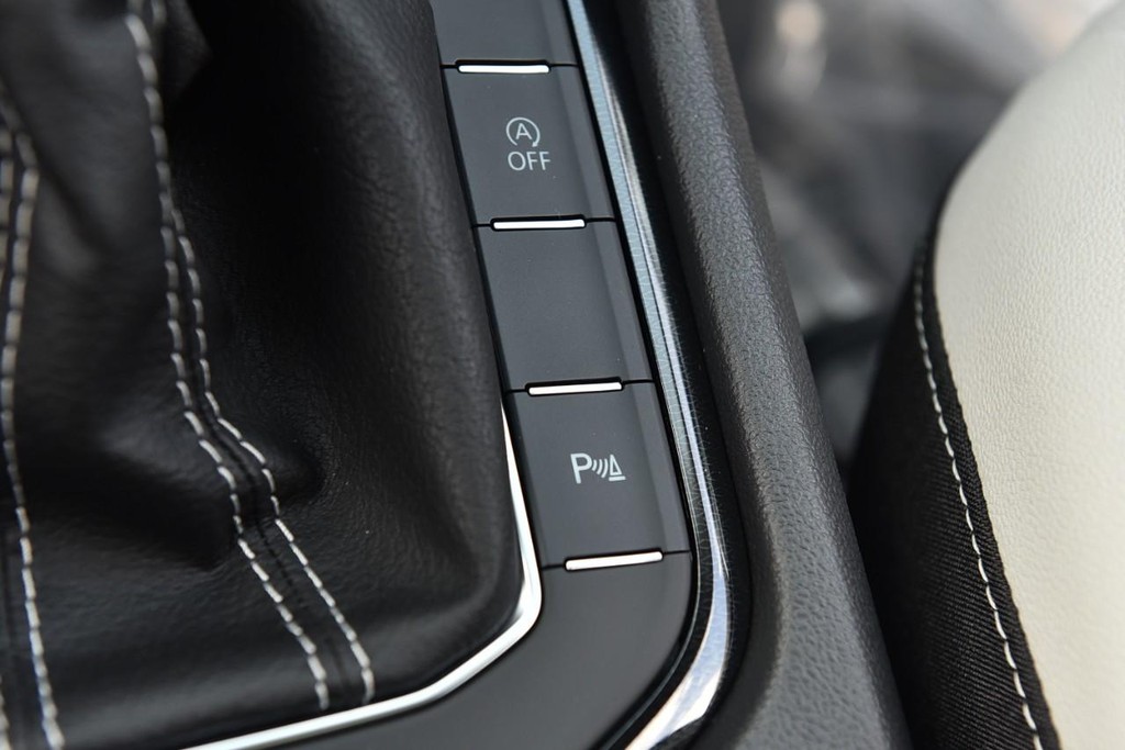 Volkswagen Taos Vehicle Full-screen Gallery Image 18