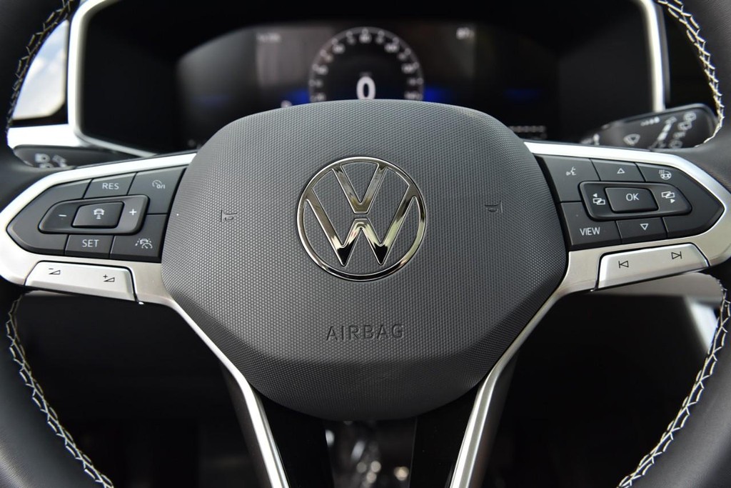 Volkswagen Taos Vehicle Full-screen Gallery Image 19