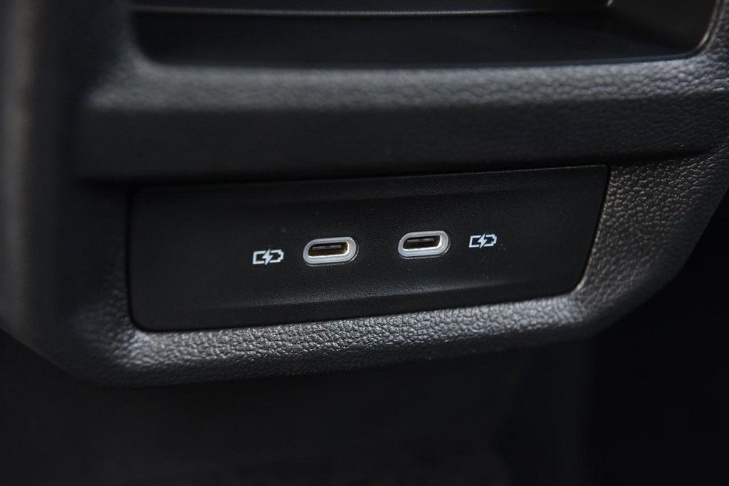 Volkswagen Taos Vehicle Full-screen Gallery Image 25