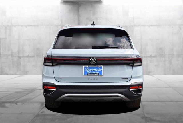 Volkswagen Taos Vehicle Image 06