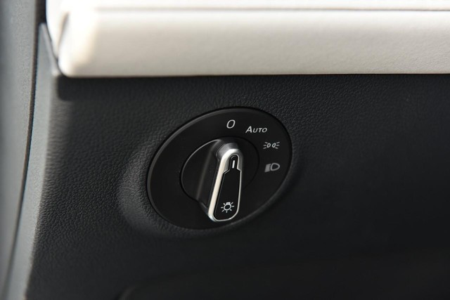 Volkswagen Taos Vehicle Image 10