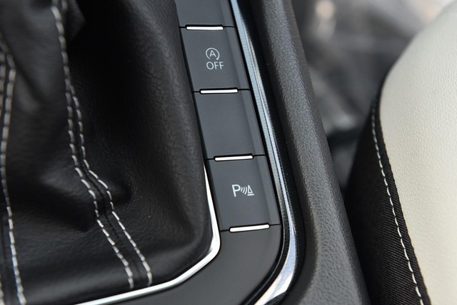 Volkswagen Taos Vehicle Image 18