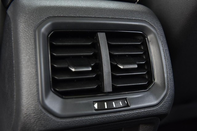 Volkswagen Taos Vehicle Image 24
