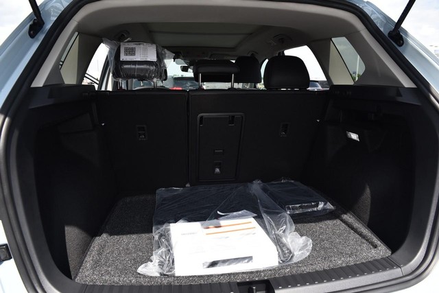 Volkswagen Taos Vehicle Image 26