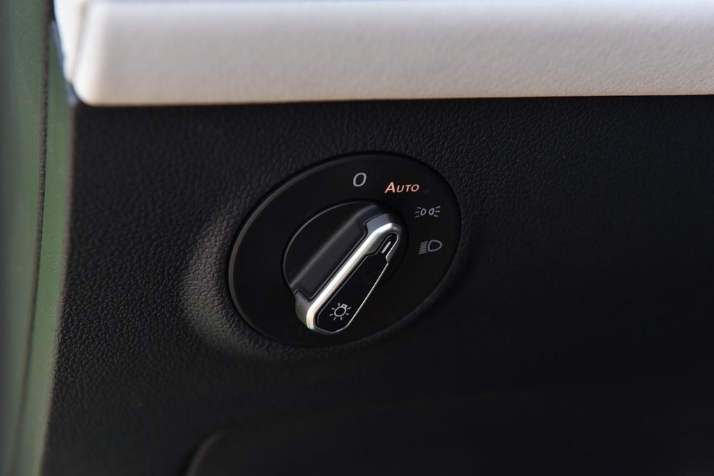 Volkswagen Taos Vehicle Full-screen Gallery Image 10