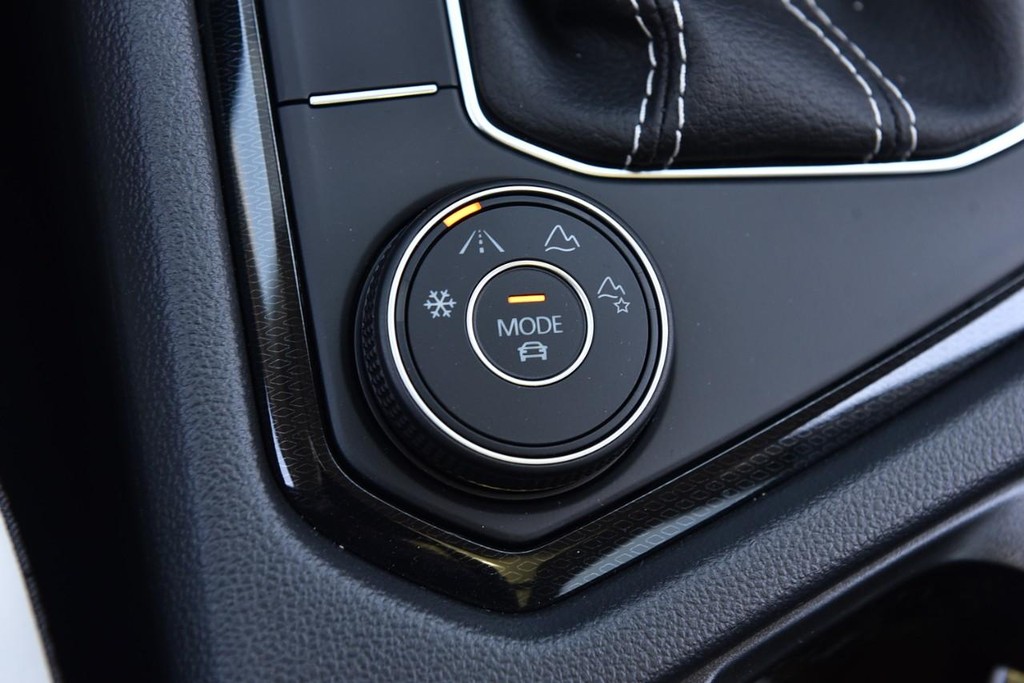Volkswagen Taos Vehicle Full-screen Gallery Image 17