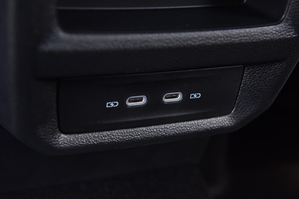 Volkswagen Taos Vehicle Full-screen Gallery Image 25