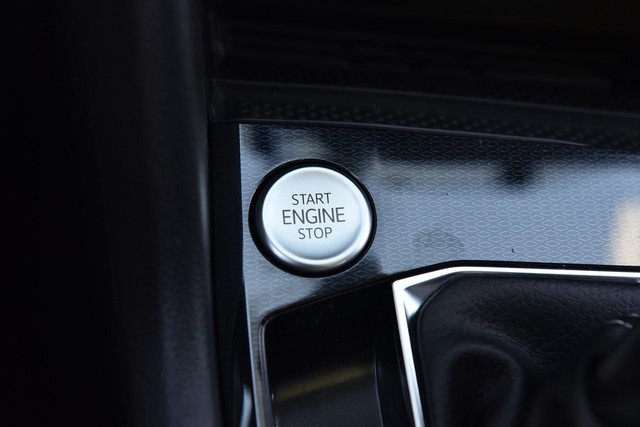 Volkswagen Taos Vehicle Image 16