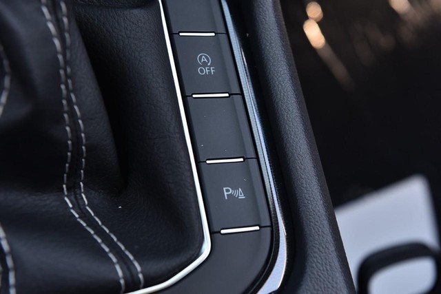 Volkswagen Taos Vehicle Image 18