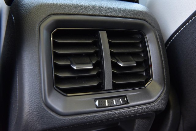 Volkswagen Taos Vehicle Image 24