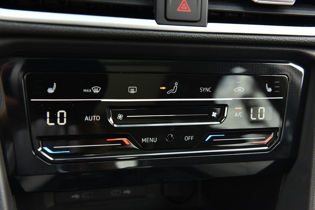 Volkswagen Taos Vehicle Full-screen Gallery Image 14
