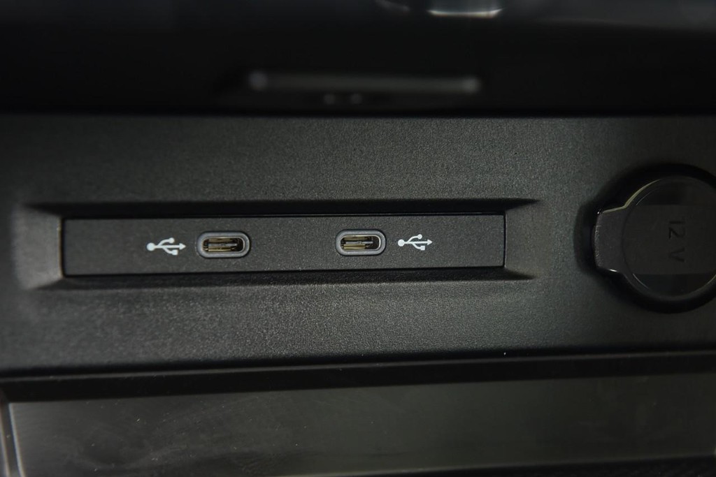Volkswagen Taos Vehicle Full-screen Gallery Image 15