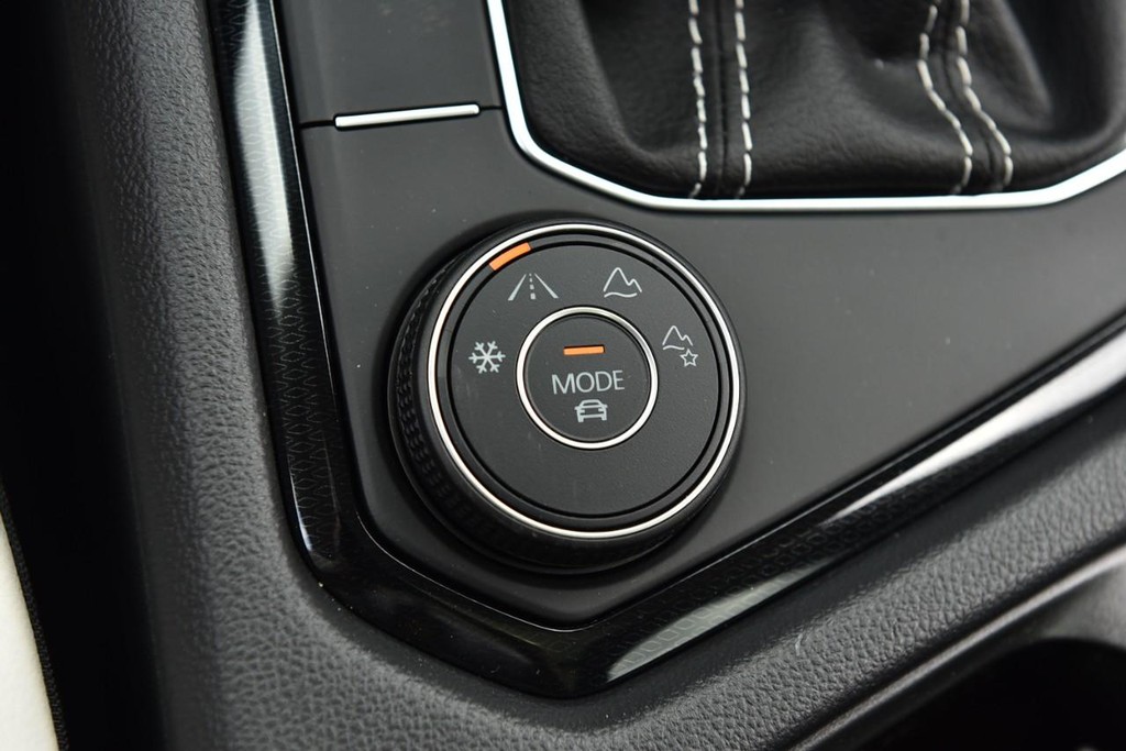 Volkswagen Taos Vehicle Full-screen Gallery Image 17