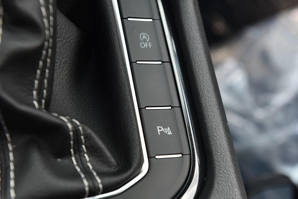 Volkswagen Taos Vehicle Full-screen Gallery Image 18