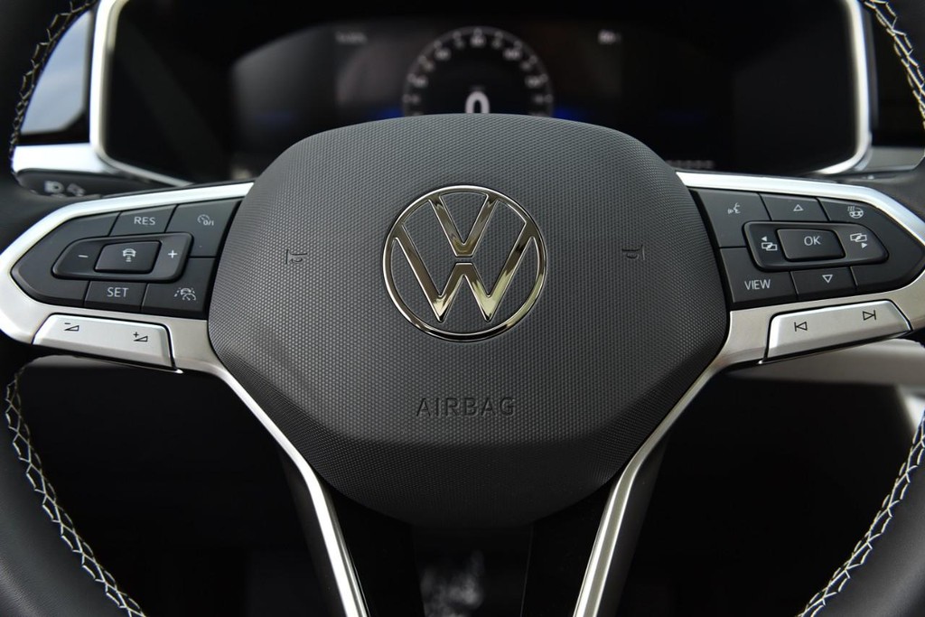 Volkswagen Taos Vehicle Full-screen Gallery Image 19
