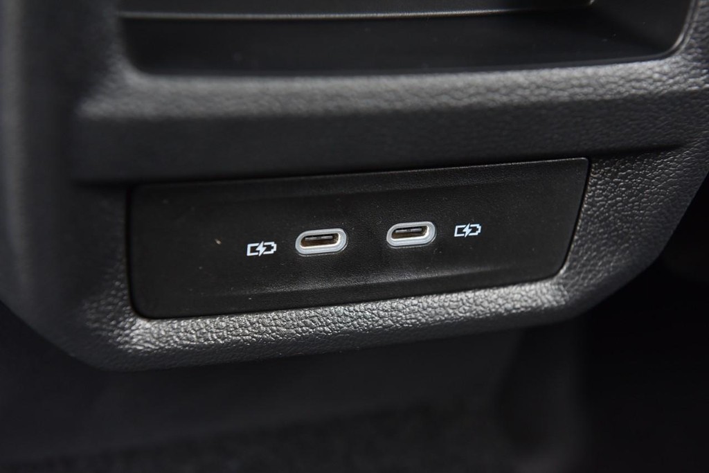 Volkswagen Taos Vehicle Full-screen Gallery Image 25