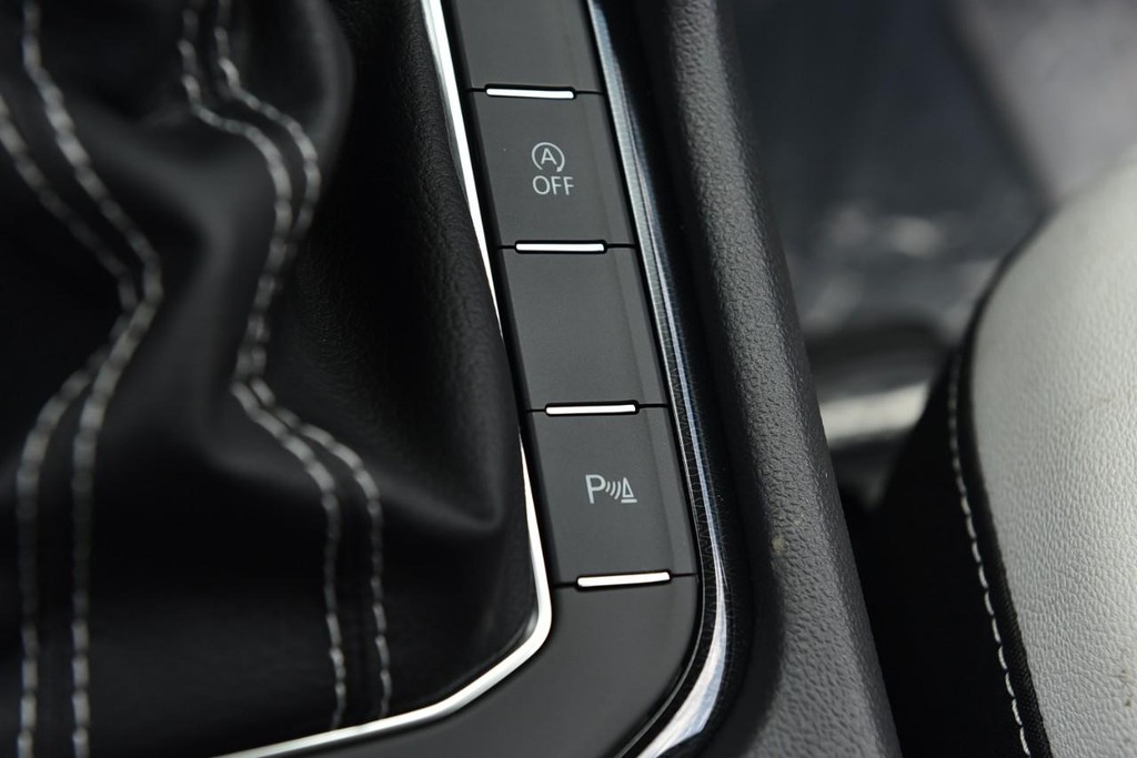 Volkswagen Taos Vehicle Full-screen Gallery Image 18
