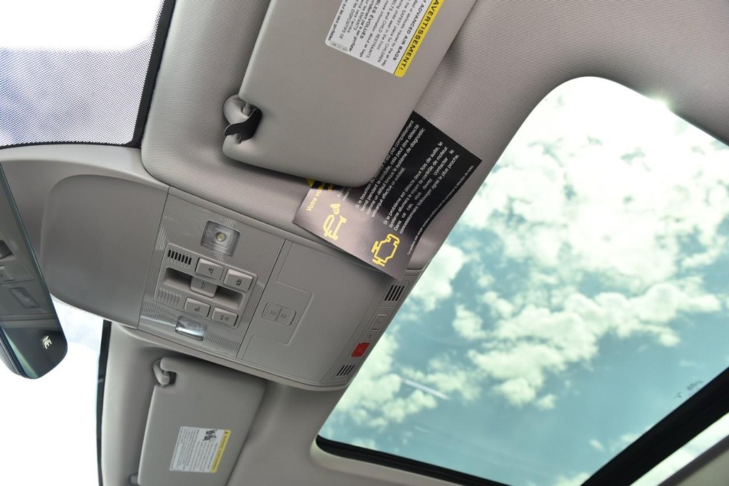 Volkswagen Taos Vehicle Full-screen Gallery Image 22