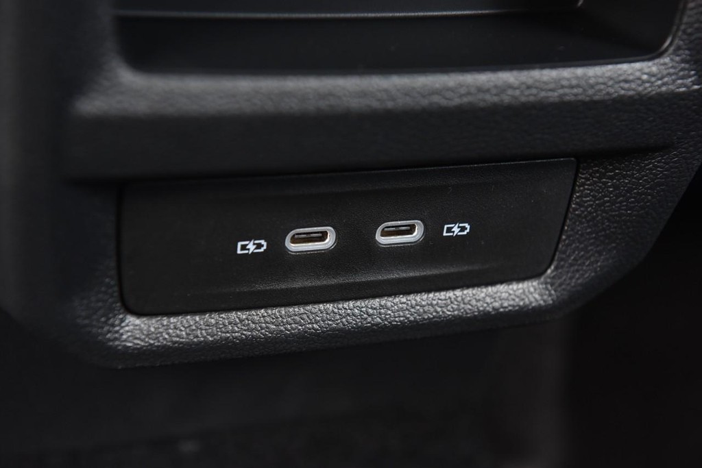 Volkswagen Taos Vehicle Full-screen Gallery Image 25