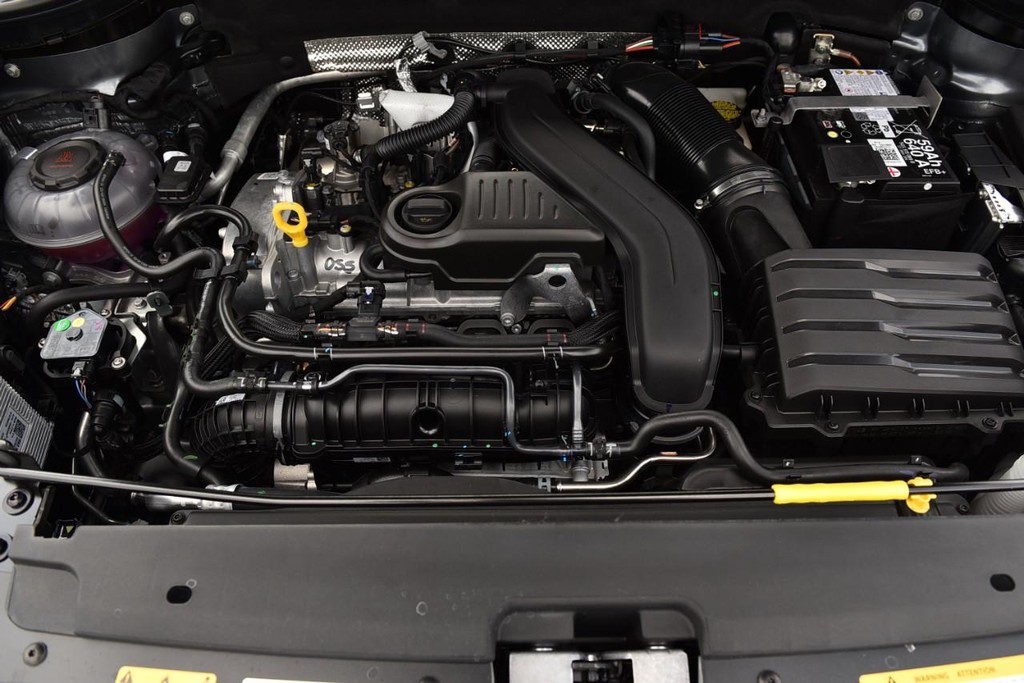 Volkswagen Taos Vehicle Full-screen Gallery Image 27
