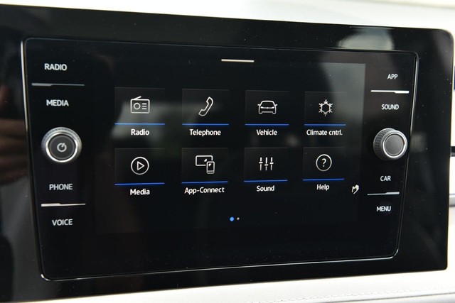 Volkswagen Taos Vehicle Image 13