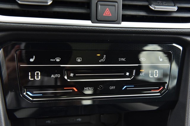 Volkswagen Taos Vehicle Image 14