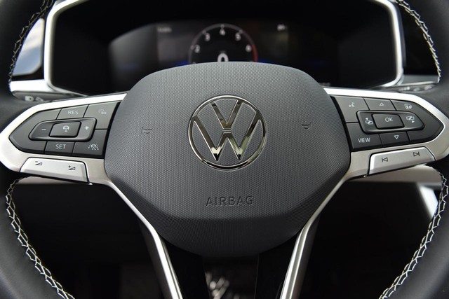 Volkswagen Taos Vehicle Image 19