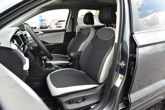 Volkswagen Taos Vehicle Image 20