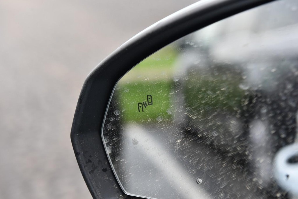 Volkswagen Taos Vehicle Full-screen Gallery Image 9