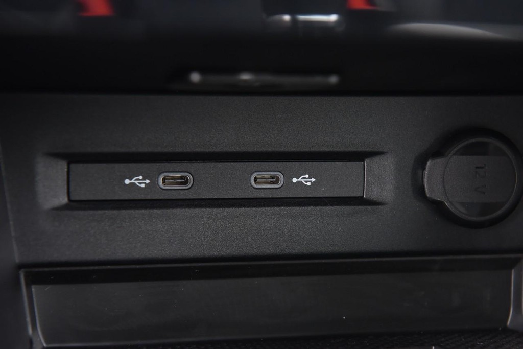 Volkswagen Taos Vehicle Full-screen Gallery Image 15
