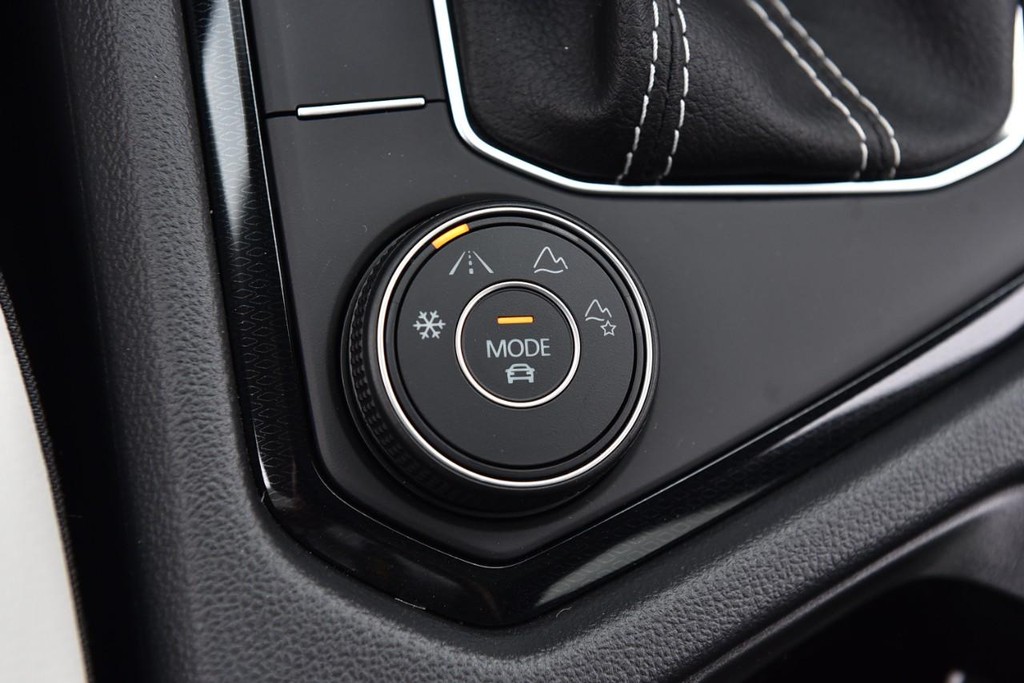 Volkswagen Taos Vehicle Full-screen Gallery Image 17