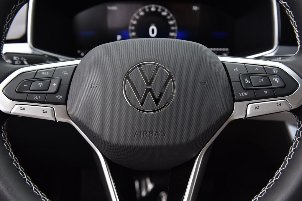 Volkswagen Taos Vehicle Full-screen Gallery Image 19