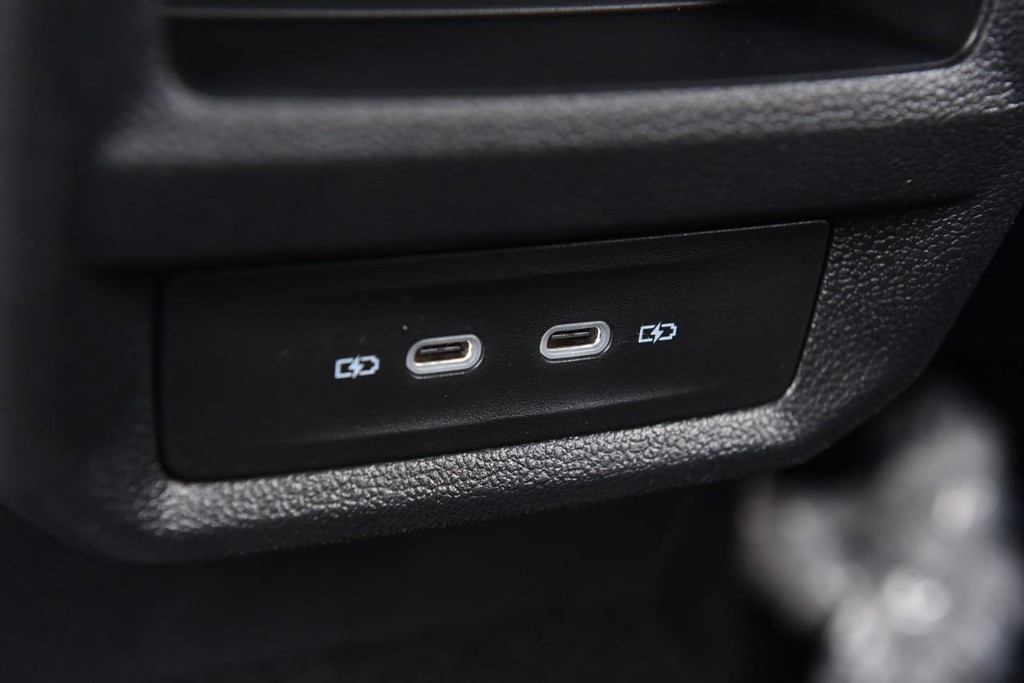 Volkswagen Taos Vehicle Full-screen Gallery Image 25