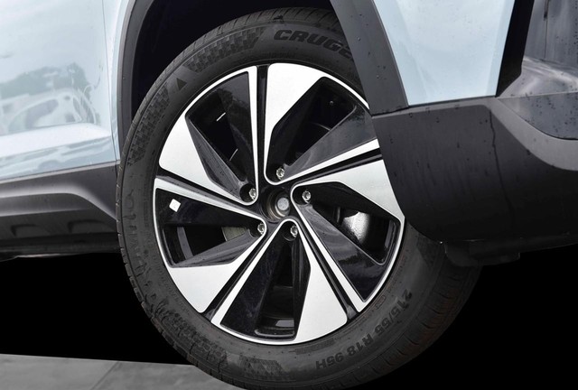 Volkswagen Taos Vehicle Image 03