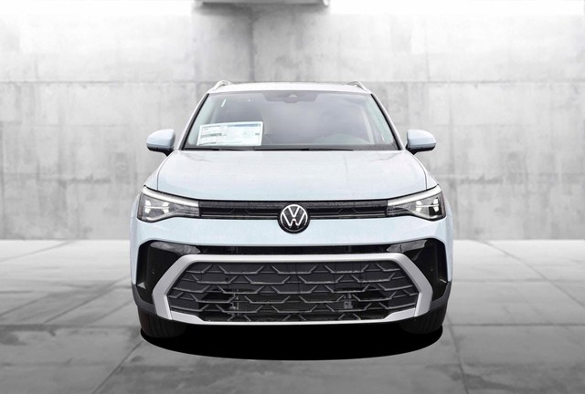 Volkswagen Taos Vehicle Image 04