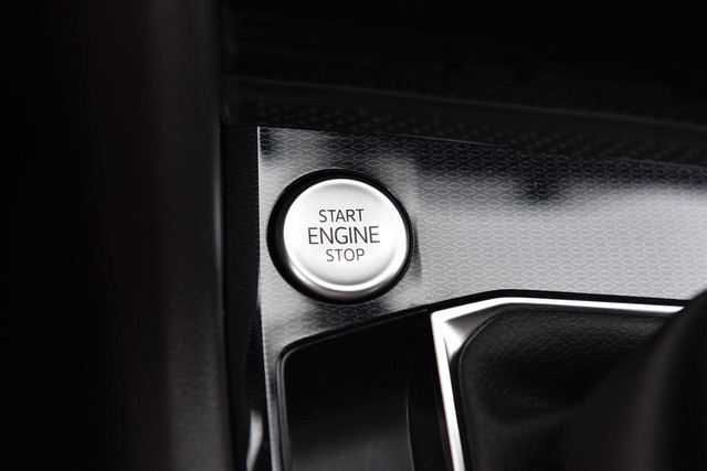 Volkswagen Taos Vehicle Image 16