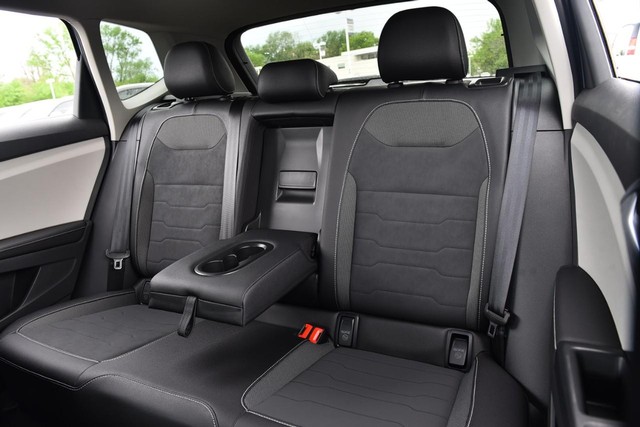 Volkswagen Taos Vehicle Image 23