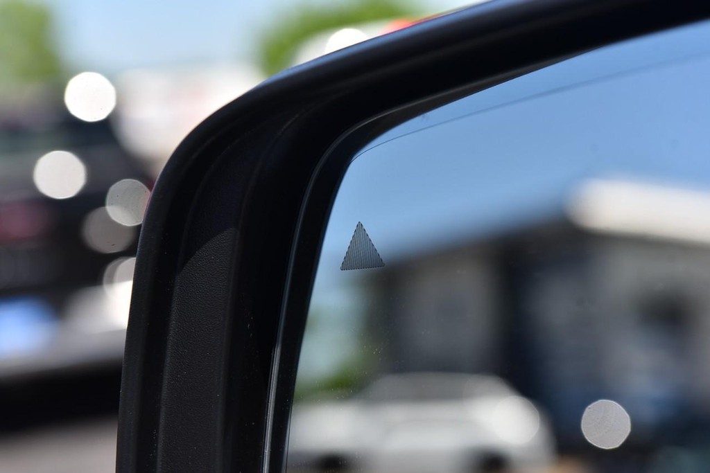 Dodge Durango Vehicle Full-screen Gallery Image 11