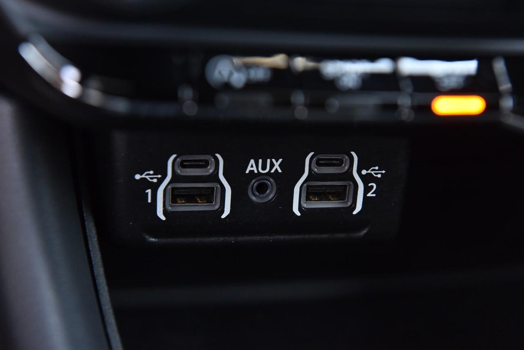 Dodge Durango Vehicle Full-screen Gallery Image 17