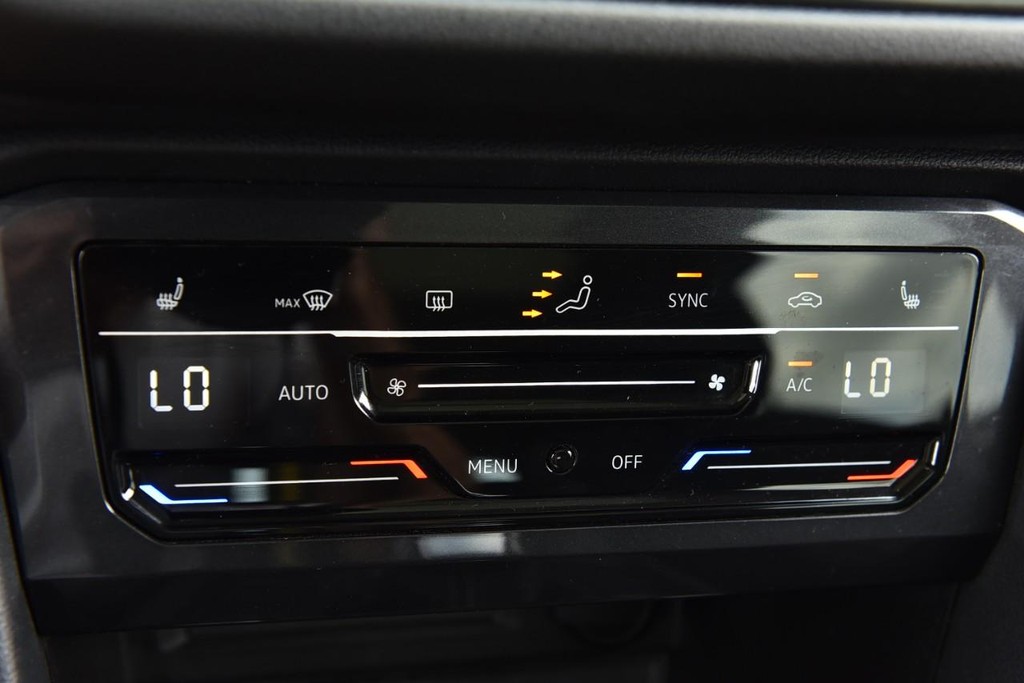 Volkswagen Tiguan Vehicle Full-screen Gallery Image 15