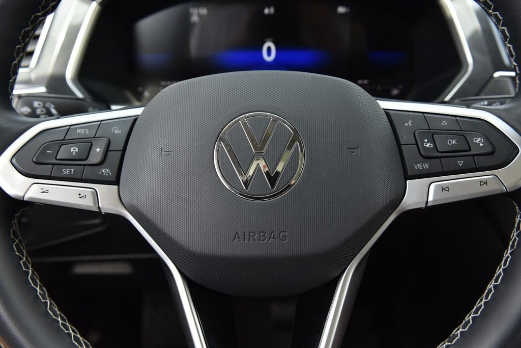 Volkswagen Tiguan Vehicle Full-screen Gallery Image 18