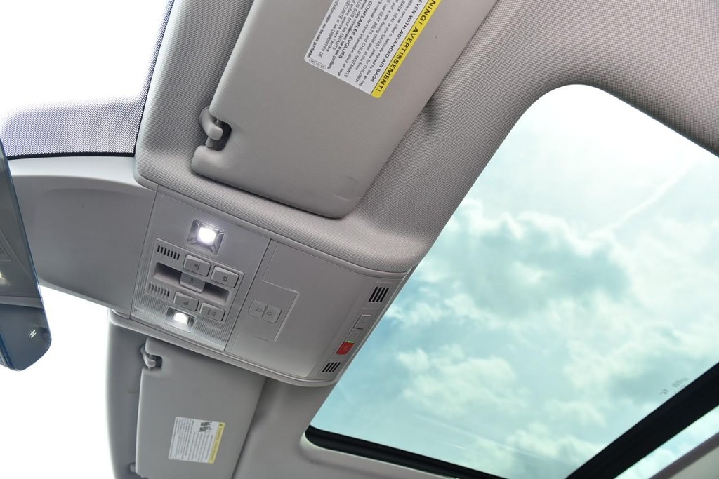 Volkswagen Tiguan Vehicle Full-screen Gallery Image 21