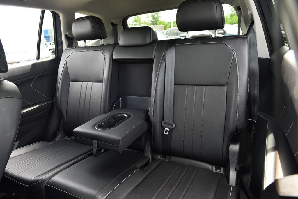 Volkswagen Tiguan Vehicle Full-screen Gallery Image 22