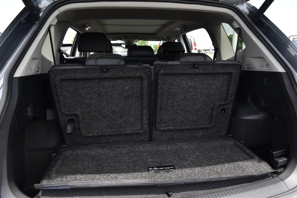 Volkswagen Tiguan Vehicle Full-screen Gallery Image 26